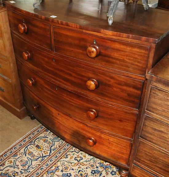 Victorian mahogany bowfront chest of drawers